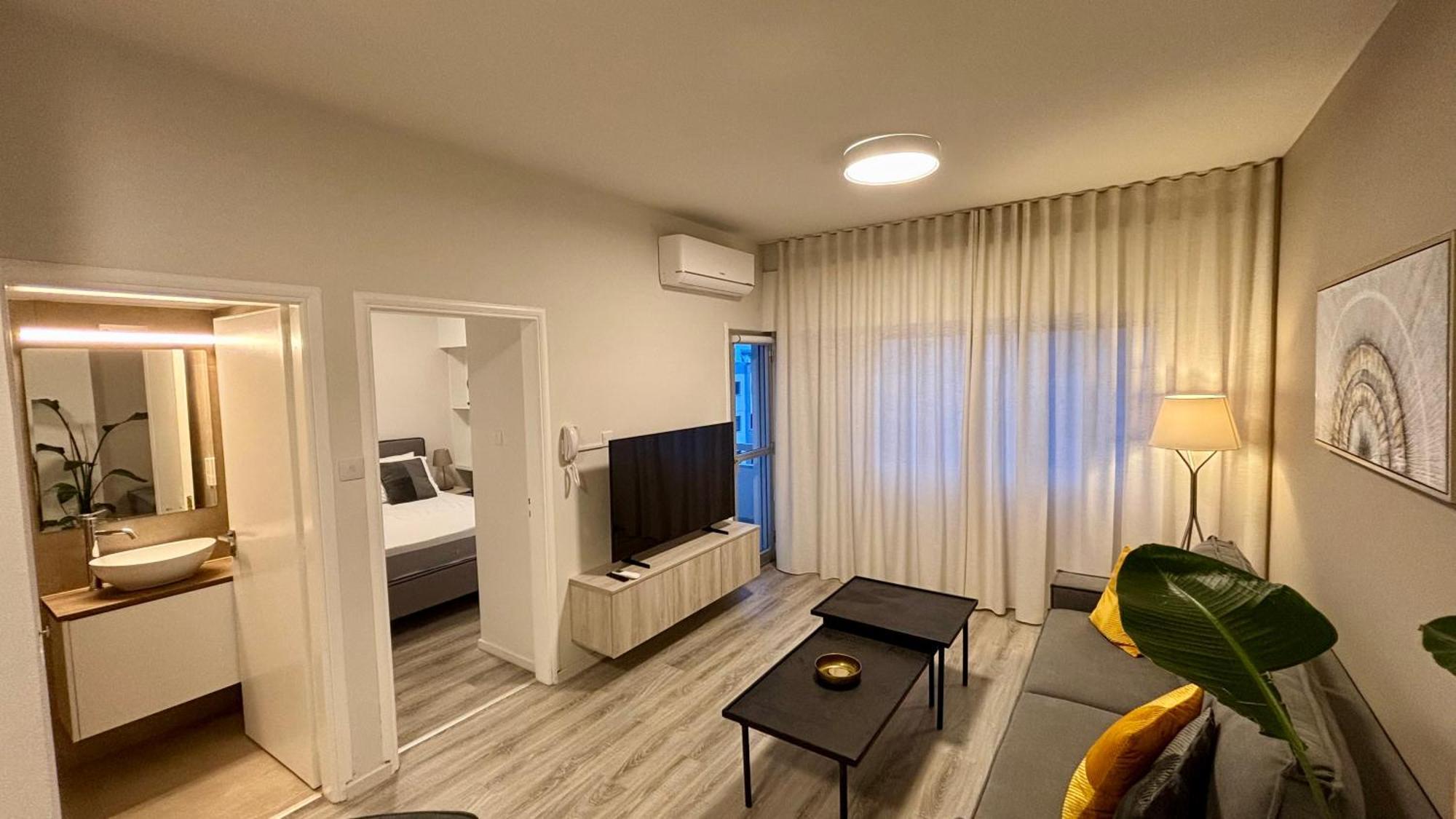 Seabreeze City Center Flats By Trulycyprus Λεμεσός Εξωτερικό φωτογραφία
